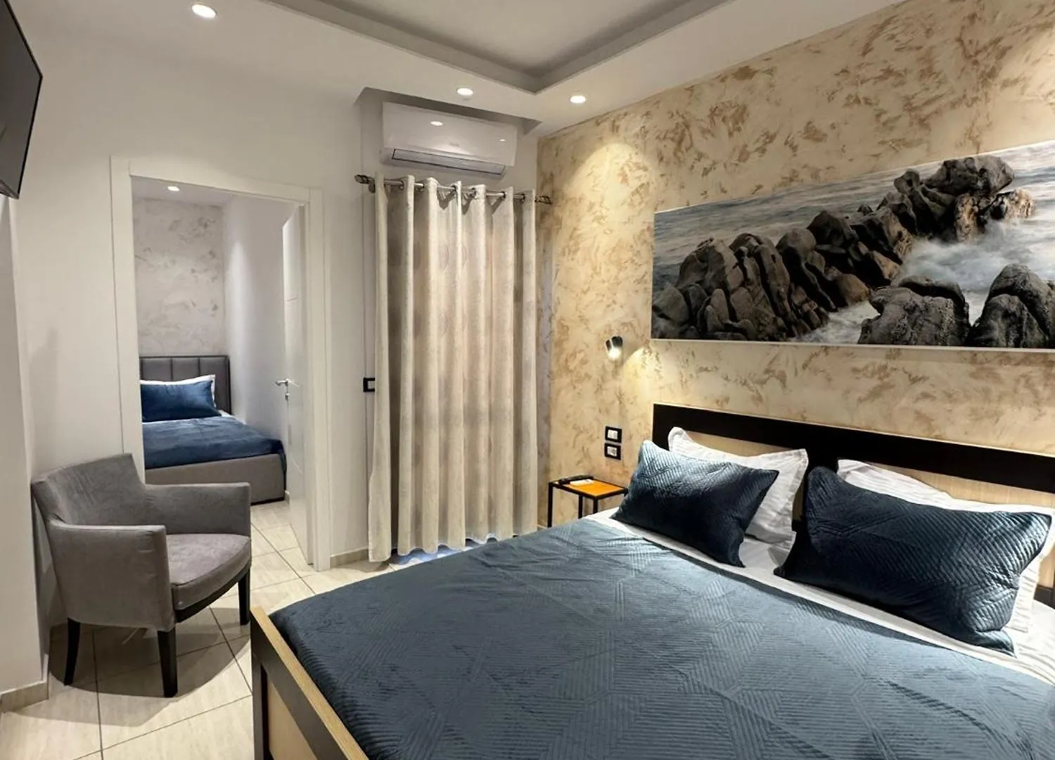 Hotel Ergi Durrës 3*,