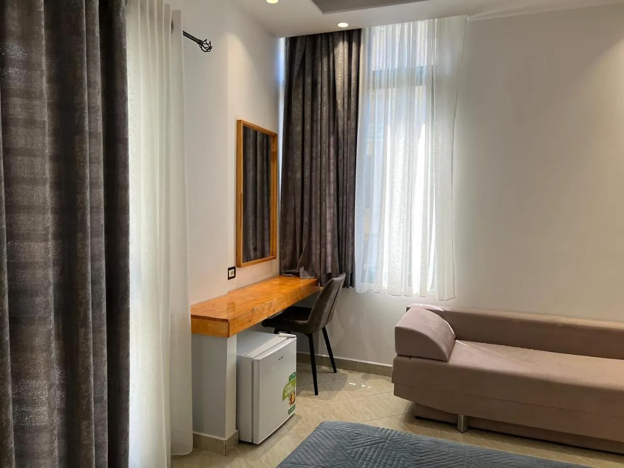 Hotel Ergi Durrës 3*,